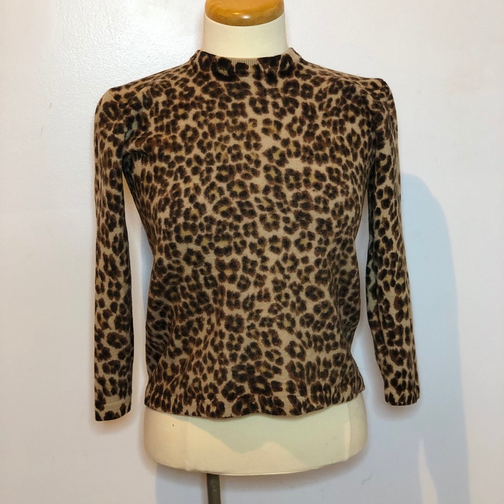 Vintage Magnolia sweater medium